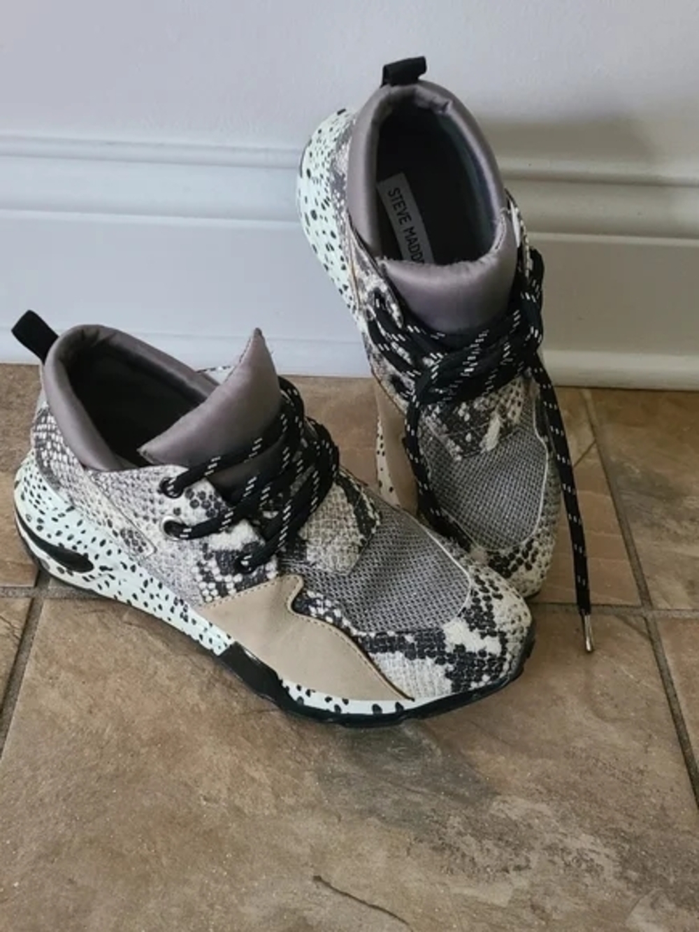 Steve Madden Natural Snake Cliff Leather Wedge Sneaker in size 7.5